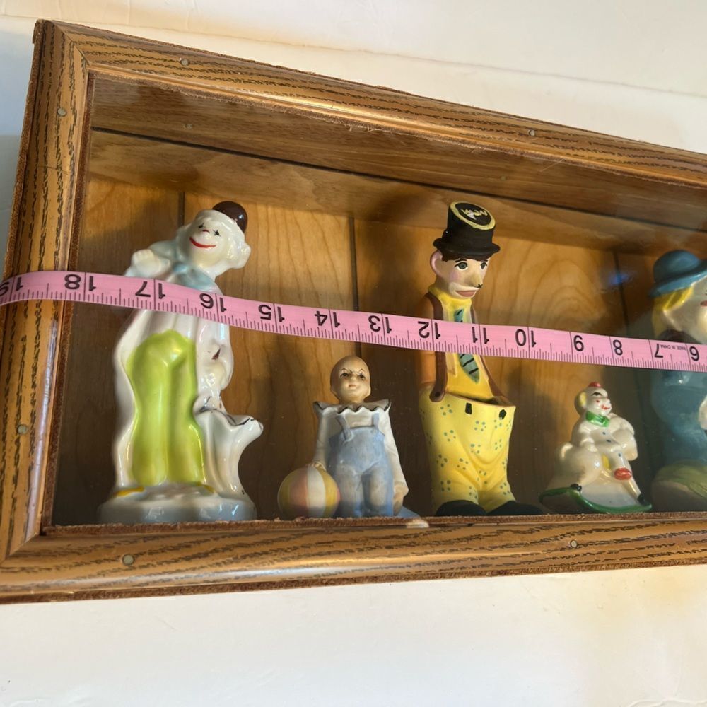 Encased Clowns - Picture 11 of 14